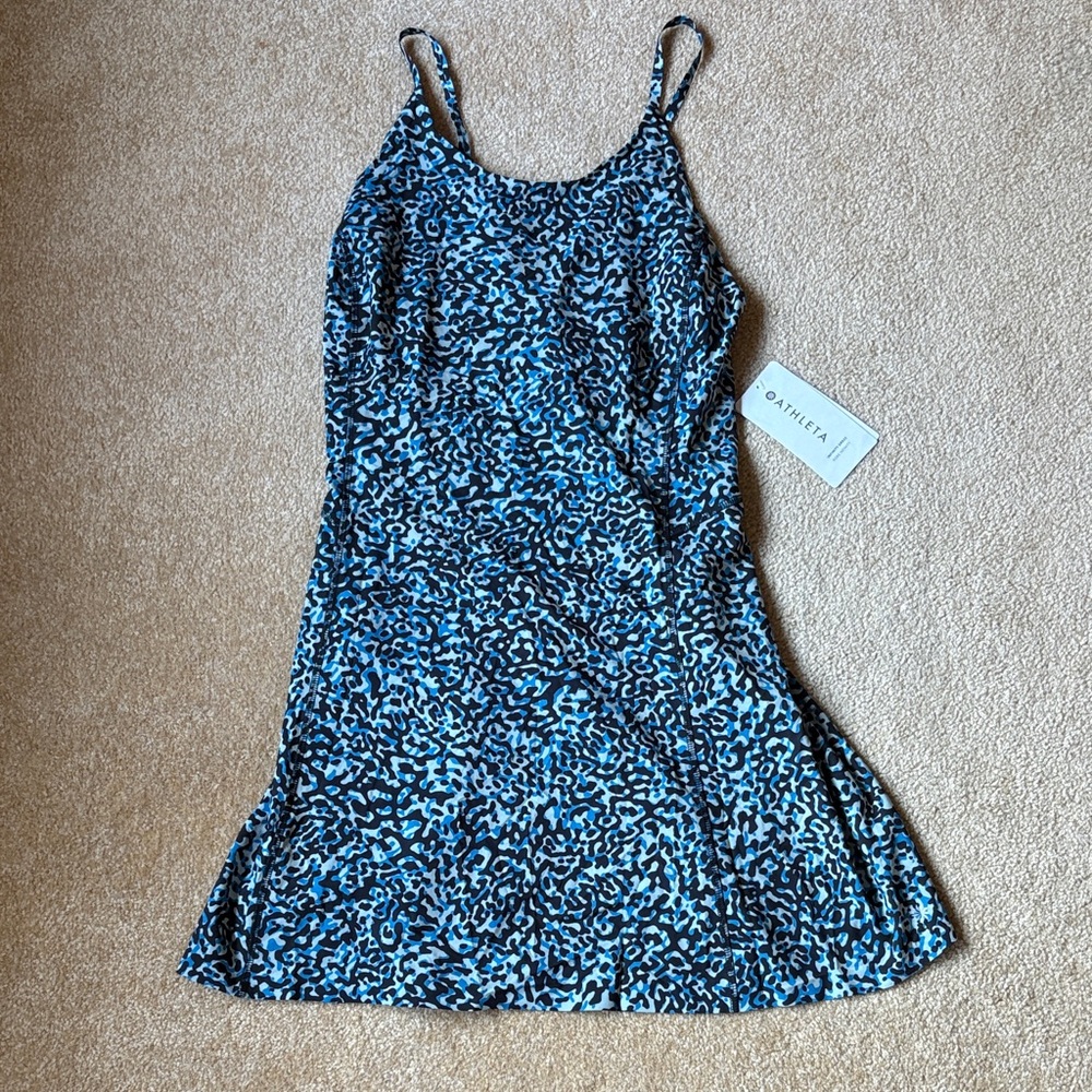 Athleta Infinity Dress with Blue and Black Design large nwt built in shorts